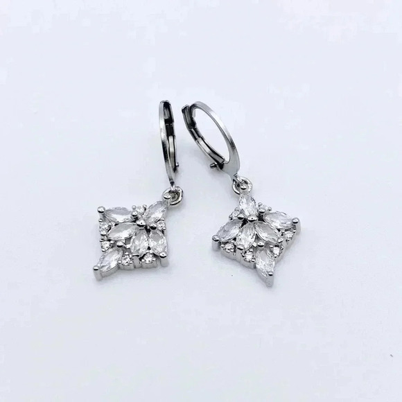 SILVER Hoops Earrings - Picture 1 of 2